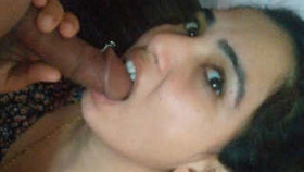Sexy Pakistani girl gets naughty in the restroom