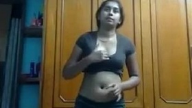 Indian beauty reveals her body and flirts with the lens
