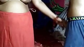 Desi aunt sex unke bhatije ke sat