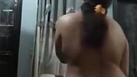 BBW dedicates porn video to guys who are keen to see huge Desi ass