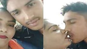 Desi slut loves the way macho man shoves tongue in her XXX mouth