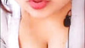 Desi Babe Soni Sharma Sexy Cleavage