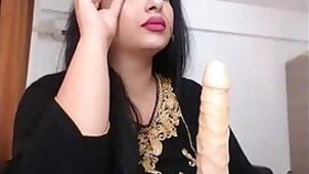 Desi webcam model with bindi masturbates XXX hole using dildo