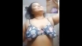 Desi Bhabi Shows On Video Call