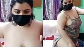 Horny Bhabhi on Tango Prvt Shows Tits, Dances Hot Striptease