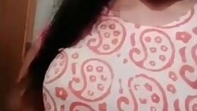 Desi Girl With Bouncy Tits