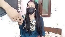 Aunt Desi invited her boyfriend to her house and killed her pussy with her Hindi voice