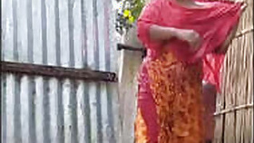 Desi Hillbilly Bhabi Bathing Secretly Filmed Clip Flushed