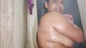 Hot Desi Bhabi Live Bathing in Vdo